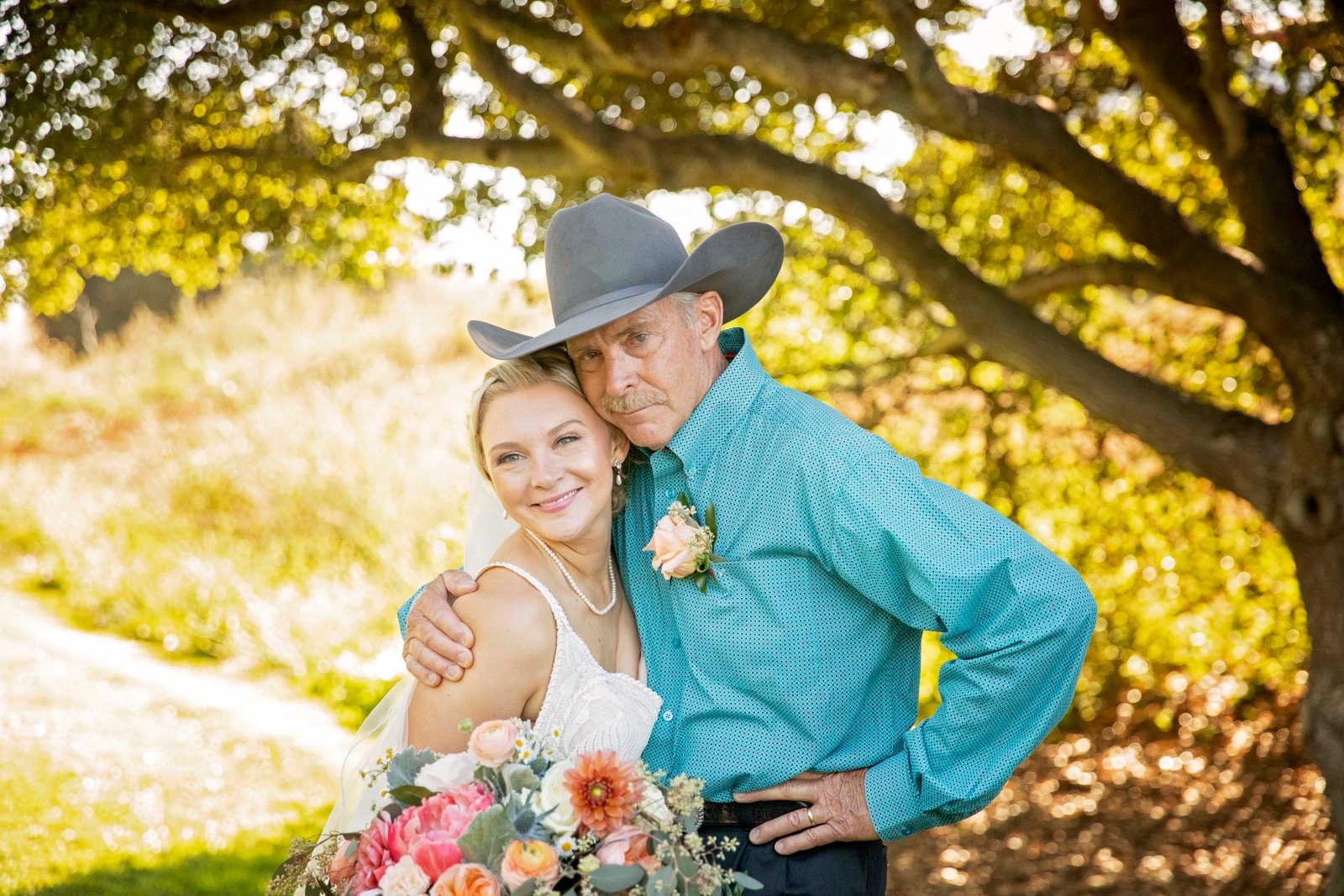 bride and her father hugging at Loma Grande Ranch