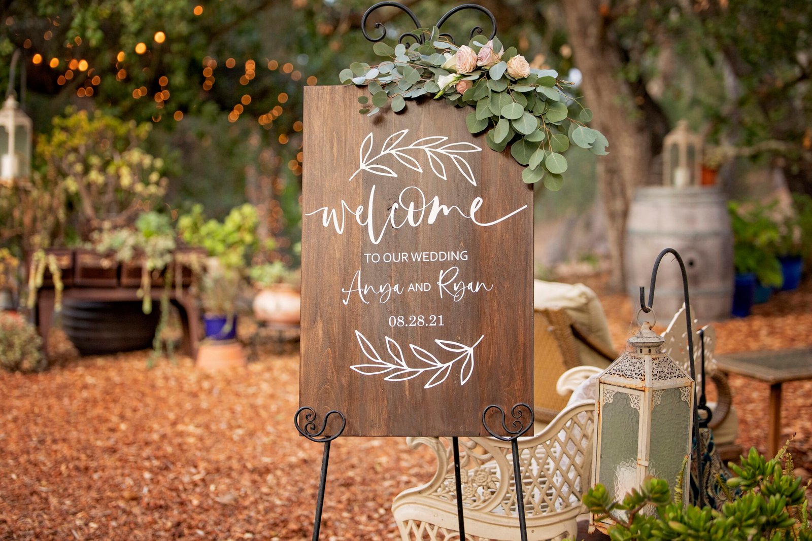 wooden welcome sign for a wedding