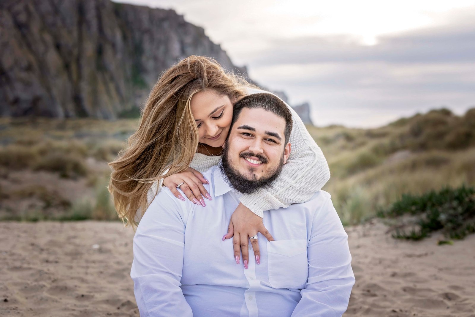 couple hugging during their engagement photoshoot